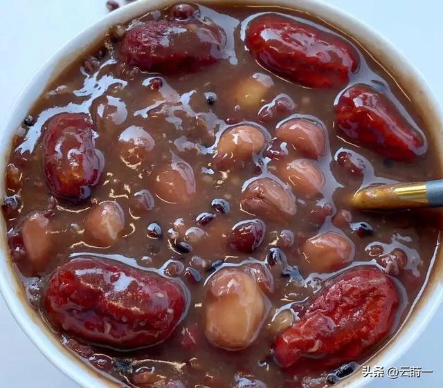 不是迷信！明日腊八节，建议大家：1不出	、2不泡、3要吃，别大意