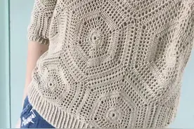 大大方方的六边镂空花钩针衫图片