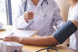 关于乳腺结节：自消与否、病因及疼痛处理方法图片