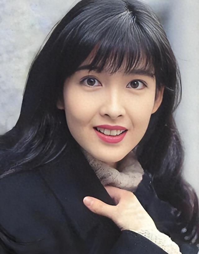 被戴8次绿帽子，3次捉奸在床，这就是我们“玉女”守卫的爱情？