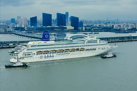 “鼓浪屿”号重返上海吴淞口国际邮轮港！港口将再次迎来“三船同靠”图片