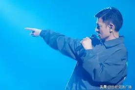 刘德华2024年演唱会首场火爆开唱 歌单曲曲经典图片