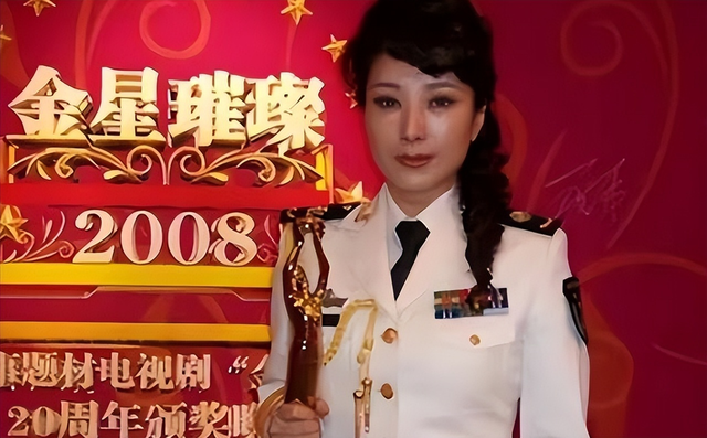 权色交易、陪睡上位，她压根不沾边，简直是娱圈的一股“清流”