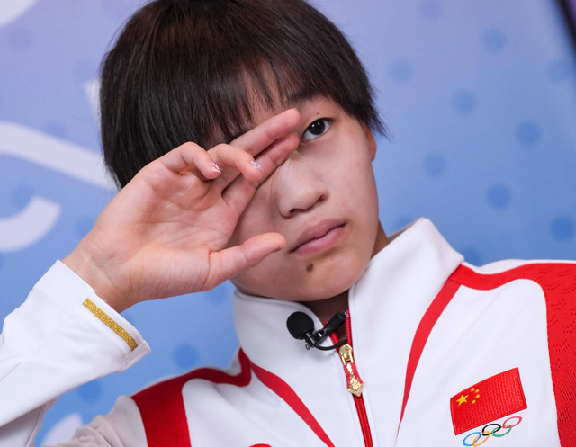 全红婵担心的事还是发生	，老家别墅刚封顶，爸妈就走上大衣哥老路