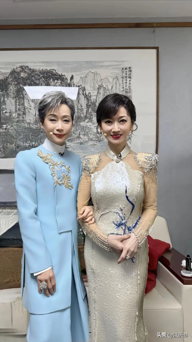 越来越不对劲！72岁赵雅芝和年轻人斗舞不在话下，与李连杰有一拼