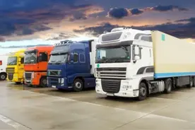 送货迟到5小时后续：司机真把货卸路边走了，老板直接把运费扣了图片