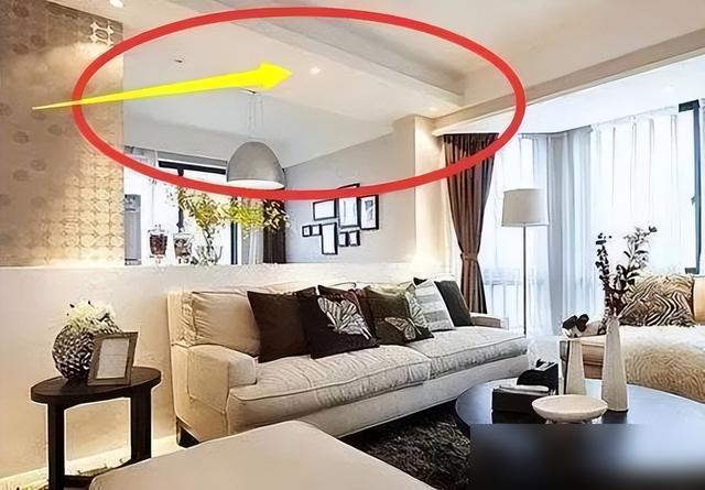 去邻居家参观，头一次发现原来空调还能“这样挂”，真的长见识了