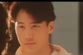 电影《都市情缘》看黎明饰演的小混混如何追到女神吴倩莲图片