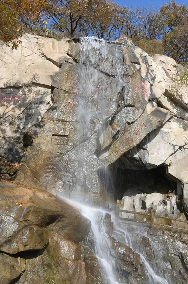 江苏有座海滨小城，4月鲜花开满山头，却被99%的游客路过