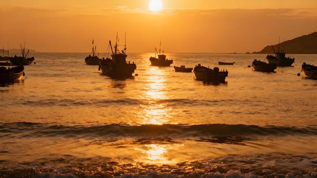 潮卷九州岸，浪吻华夏疆：探秘四大海域绝美观海地的极致浪漫