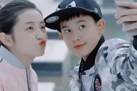 胡先煦和张子枫没成年演吻戏，被“家长”训话图片