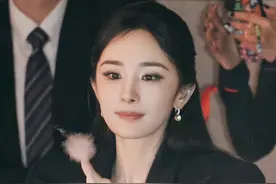 巴黎时装周：没了滤镜，遍地普男普女？但杨幂的生图抗住了镜头图片