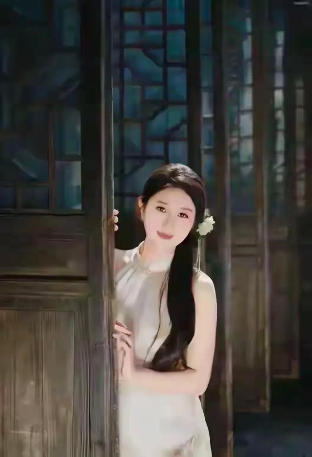 江苏徐州一校花仙姿玉色 堪称上帝吻过的容颜 美得让人移不开眼