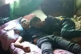 19岁男孩喝百草枯苦熬18天，逼外出打工母亲回家，母亲:你放心去图片