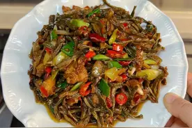 这6种蔬菜晒干后，比鲜的还美味，炒菜炖肉放上一点，又香又下饭图片