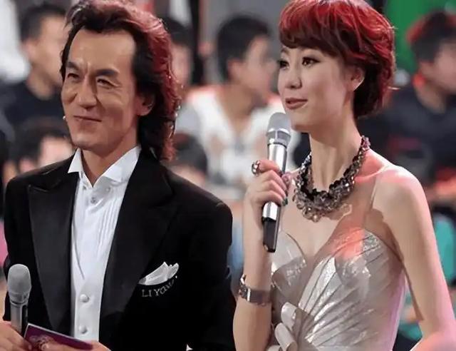 讨好大佬，陪睡上位，遭央视“开除”，她身上的谣言为何这么离谱