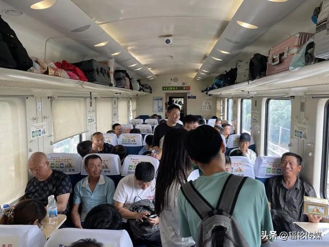 开往春天的普铁丨一路繁花相伴，品牌与春光同行