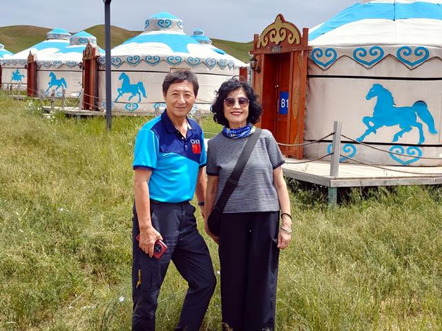 内蒙古旅游：从牛奶湖到风情马镇行（图）