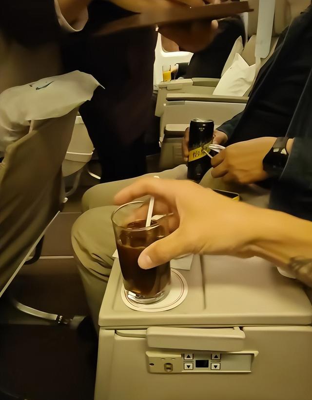 口头禅出圈成记忆点，陈震流量密码失效，禁言背后藏隐忧