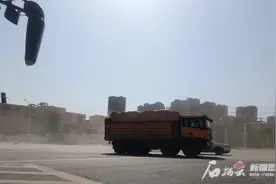 记者帮办丨乌市喀什路东延尘土飞扬？交警部门：已要求施工单位每天洒水图片