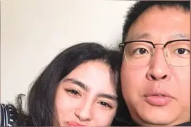 山东大叔跑到非洲做翻译，花3万彩礼娶小20岁非洲美女，太牛了！图片