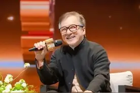 成龙70岁生日这天，江湖地位，人情世故，在他身上体现的淋漓尽致图片