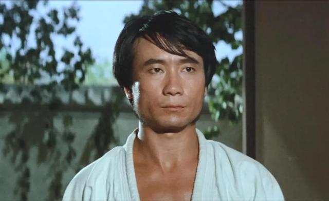 梁小龙死因公布，令人惋惜，伴随在他身上的3个争议	，也该解开了