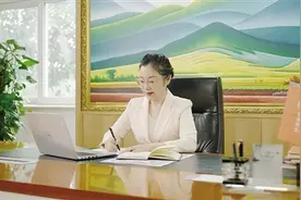 在南阳高质量高效率跨越发展大潮中，她们用光和热为家乡添砖加瓦——巾帼展英姿 大城绽芳华图片