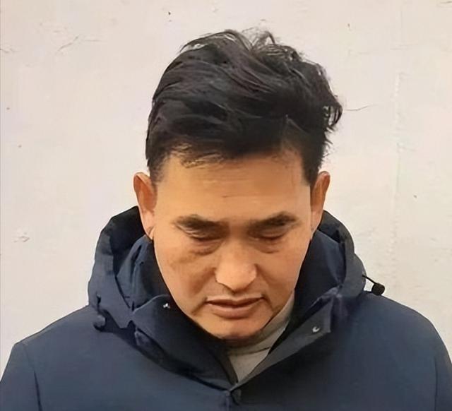 朱小伟做梦也没有想到	，离婚四年后，前妻陈亚男还是不愿放过自己