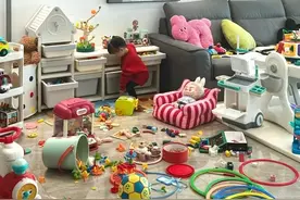 极简育儿反常识：扔掉80%玩具后，孩子专注力飙升的秘密图片