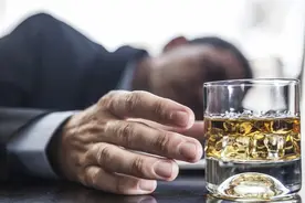 爱喝酒的人，坚持跑步，能抵消饮酒危害吗？大多数人都想错了图片