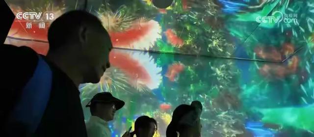 【震惊！】暑假玩科技！空中漫步、对话机器人，这些遛娃胜地绝了
