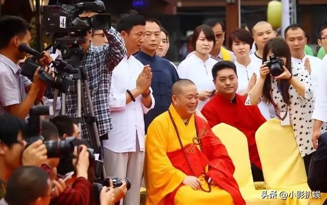 刚查了释明心不查不知道，原来释明心与释永信，他们两个天差地别