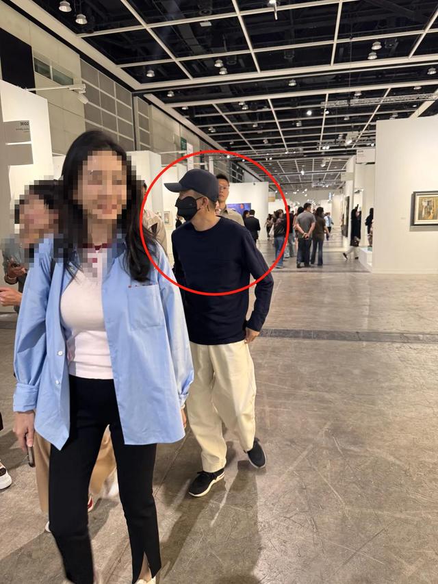 西湖偶遇马云，美女激动搭讪，自行车成亮点，售价1.85万雷军同款