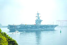 “中国双航母首出太平洋”，外媒解读图片