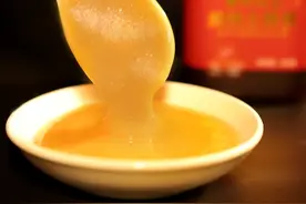 家里蜂蜜结晶，千万不要再扔掉了！图片