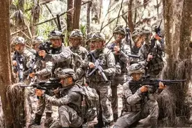 解放军最强步兵班！12个人拿了8种不同武器，火力提升了多少？图片