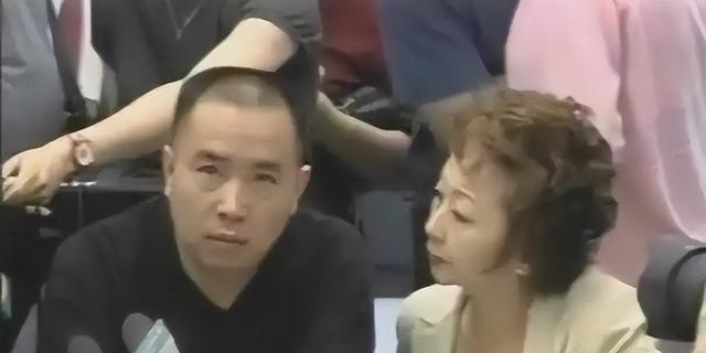 赖昌星妻子曾明娜现状，独居3000平老宅，做饭弄花草活成人生赢家