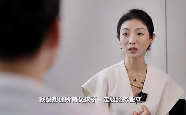 “买英国精子生3娃”的山东女人，8年后现状曝光！如今她后悔不？