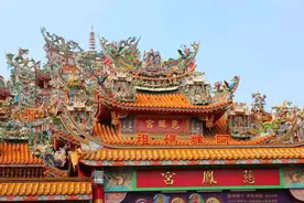台湾屏东的慈凤宫与东山寺图片