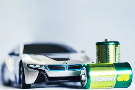 第一批绿牌车已经开始换电池，当看到价格，网友：还是开汽油车吧图片