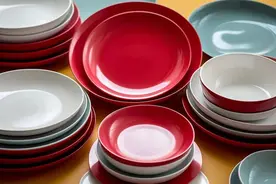 或对人体造成危害！家里有这样的餐具，赶紧扔！图片