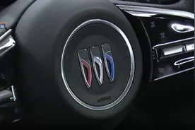 新车是展车？4S店：没说不要展车图片