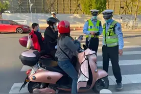 6月1日起，电动车、三轮、四轮车上路“2要3不准”新规，处罚明确图片