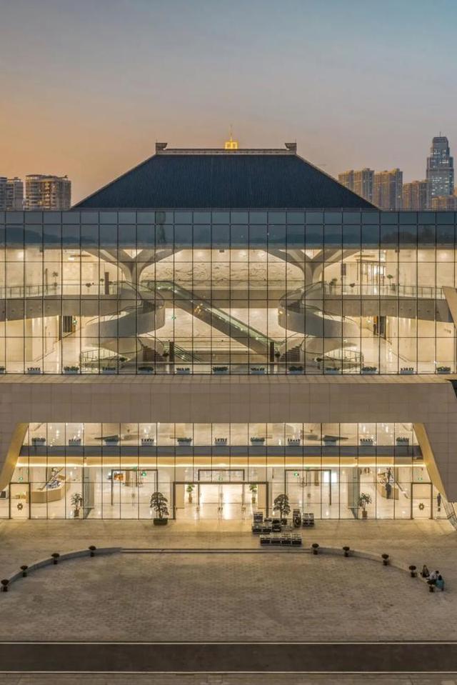 湖北省博物馆“超级文旅日”来了，每月17日都开放夜游活动