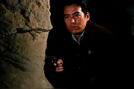 《戴手铐的旅客》中苏哲的武器，60年代公安人员仍然装备左轮手枪图片