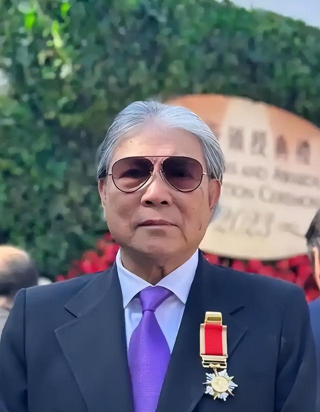 郭晶晶也没想到，79岁公公霍震霆再破天花板，让整个豪门圈沉默了