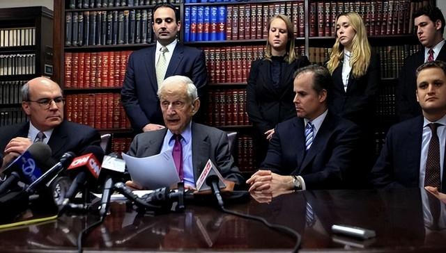 历史开了个玩笑，先倒下的不是乌克兰，而是百年中立的瑞士？