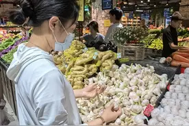 郑州鲜蒜5月上市，价格比去年明显下降图片