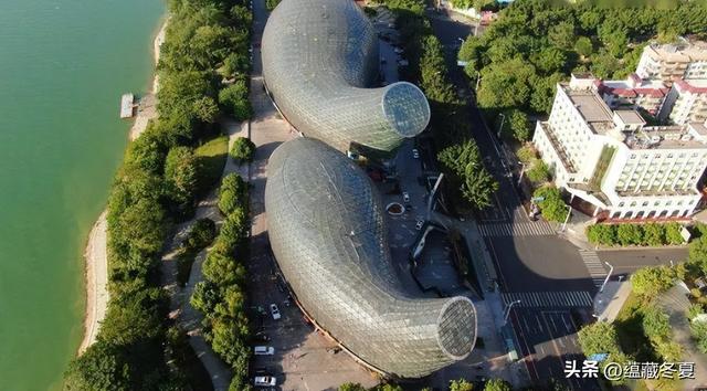 中国五大奇葩建筑：巨型“佛跳墙”一天就被拆除，柳州大夜壶上榜